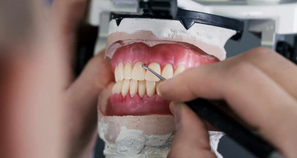 dental lab technicians knowledge of dental materials